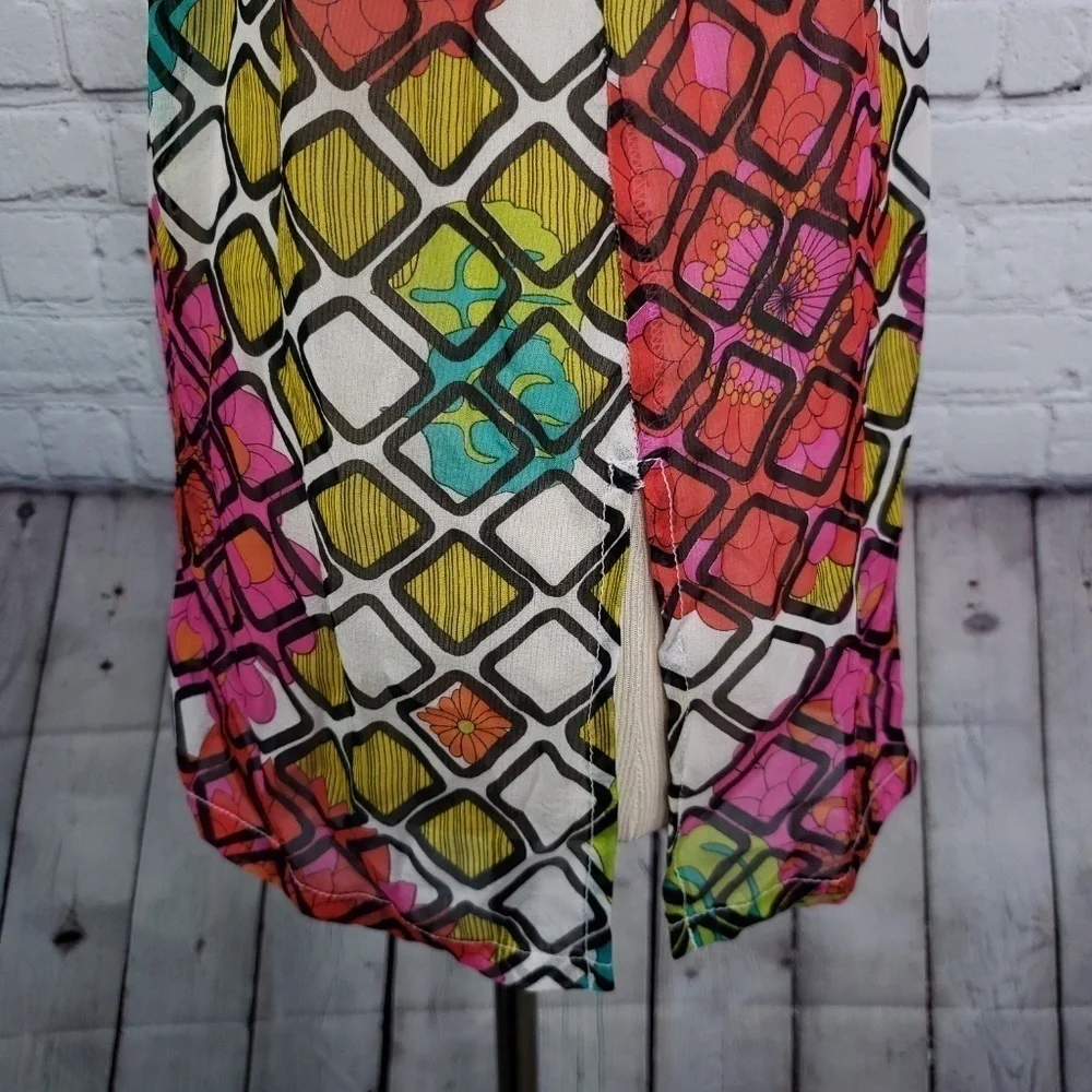 Trina Turk geometric 100% silk shoulder tie tunic size XS - Picture 5 of 7